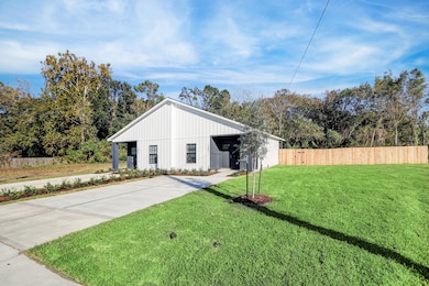 7802 Dandy St unit B, Houston, TX 77016 - photo 2