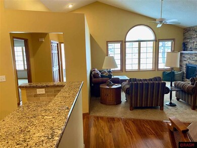 1205 Pine Pointe Curve, Saint Peter, MN 56082 - photo 3