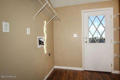 10517 E Boulder Dr Apache-small-019-Laun
