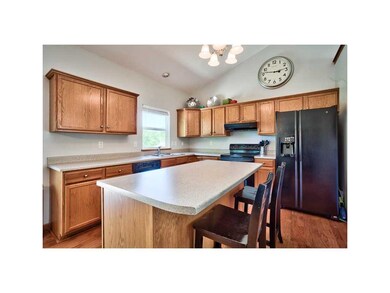 Kitchen. VAULTED CEILING WITH DECOR LEDGE, CENTER 