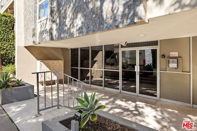 5625 Windsor Way unit 211, Culver City, CA 90230 - photo 3