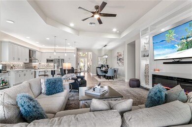 Great open floor plan for entertaining family and 
