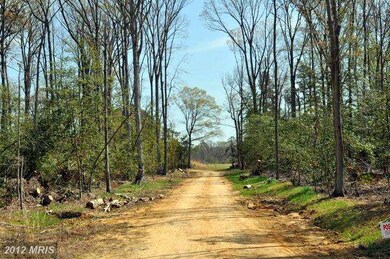 19860 Drummer Farm Ln, Valley Lee, MD 20692 - photo 2