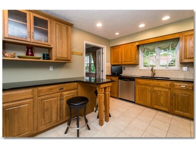 Kitchen - additional breakfast bar and cabinetry f