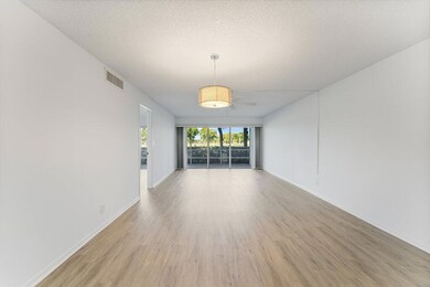 200Pebblebeachunit103_007.jpg-SMALL