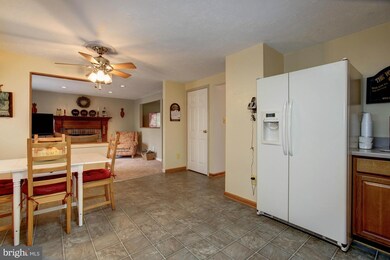 4304 Candlestick Ct, Dumfries, VA 22025 - photo 6