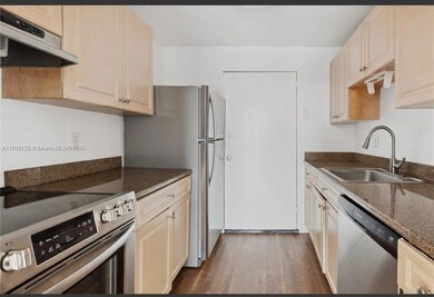 2020 NE 135th St unit 404, North Miami, FL 33181 - photo 3