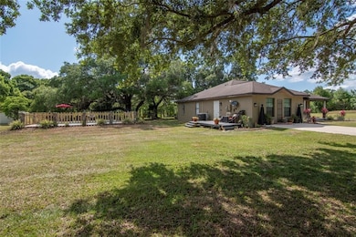 7701 Hackamore Rd, Zephyrhills, FL 33541 - photo 4