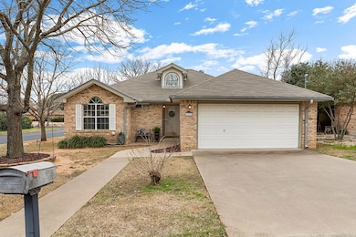 101 W Grothe St, Fredericksburg, TX 78624 - photo 3