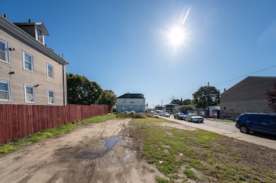 10 Seabury St, Providence, RI 02907 - photo 6
