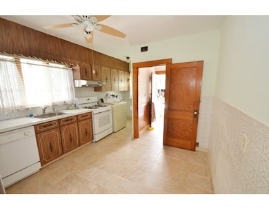 301 Beech St unit 1, Roslindale, MA 02131 - photo 6