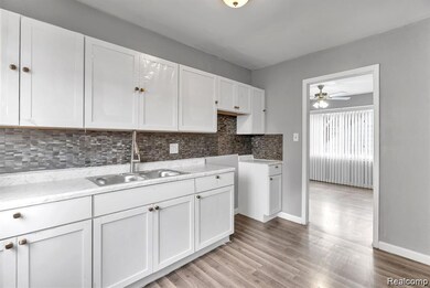 15852 Washburn St unit 2, Detroit, MI 48238 - photo 2