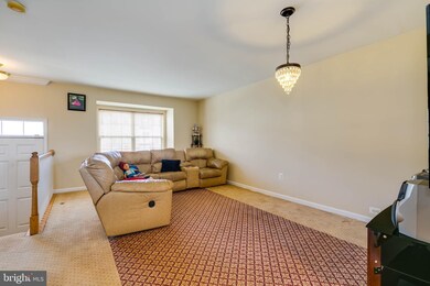 6807 Avalon Isle Way, Gainesville, VA 20155 - photo 7