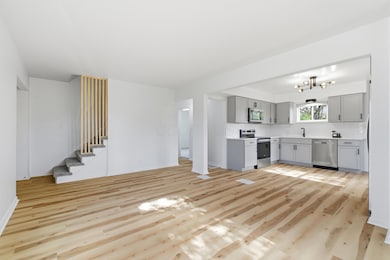 228 S Ashburton Rd, Columbus, OH 43213 - photo 4