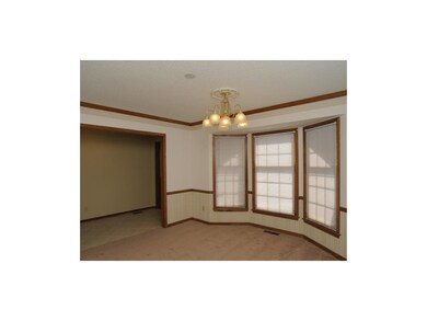 5620 Richards Dr, Shawnee, KS 66216 - photo 3