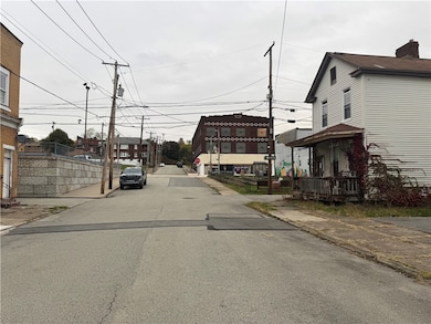 216 S 7th St, Jeannette, PA 15644 - photo 4