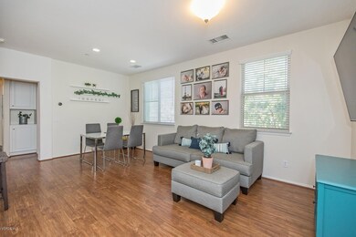 6805 Simmons Way Moorpark CA-large-004-0