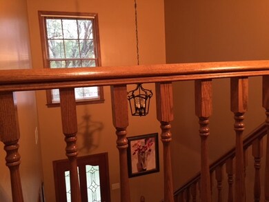 RIGHT OFF YOUR BEAUTIFUL 2 STORY ENTRYWAY READY TO