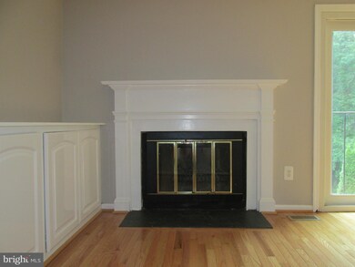 5454 Crows Nest Ct, Fairfax, VA 22032 - photo 4