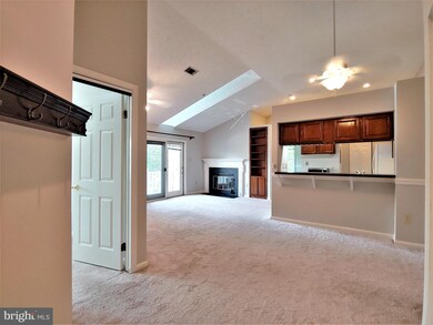 12200 Eagles Nest Ct unit J, Germantown, MD 20874 - photo 5