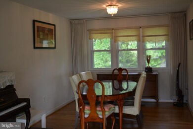 942 Dead Run Dr, McLean, VA 22101 - photo 5