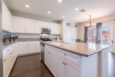 3424 Leopard Ct, Rosamond, CA 93560 - photo 6