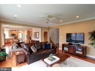 526 Wall St, Phoenixville, PA 19460 - photo 5