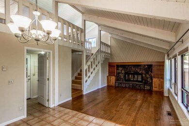 1818 NE Crestridge Dr, Bend, OR 97701 - photo 5