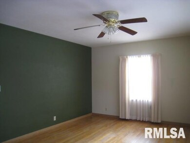 3901 28th St, Rock Island, IL 61201 - photo 4