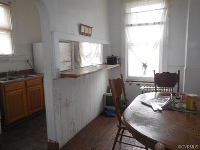 Dining & Kitchen