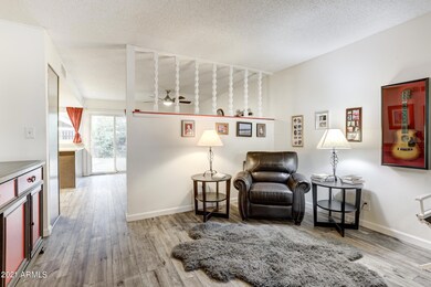 2114 E Dunbar Dr-10