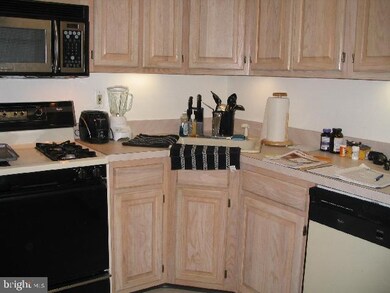 6 Crestview Ln unit BUILDING 1-10 UNIT 6, Mount Arlington, NJ 07856 - photo 5