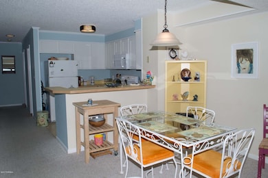 2511 W Fort MacOn Rd unit 108b Island Beach, Atlantic Beach, NC 28512 - photo 4