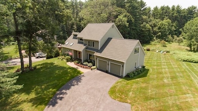 92 Poquanticut Ave, North Easton, MA 02356 - photo 2