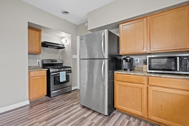 Kitchen w Appliances, Unit 2