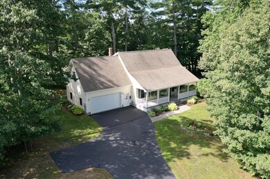 11 Riverside Dr