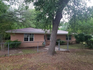 256 Ivey Rd, Lufkin, TX 75904 - photo 2