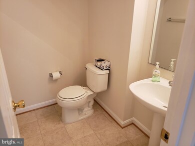 8732 Green Field Ct, Odenton, MD 21113 - photo 6