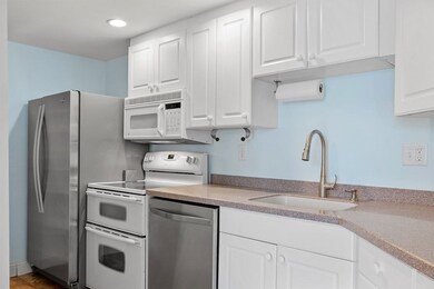 53 Warren St unit 220, Newburyport, MA 01950 - photo 2