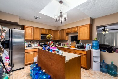 1808 N 50th Dr, Phoenix, AZ 85035 - photo 4