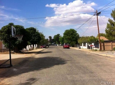 Street view to lake