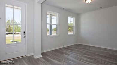 15 Colonial Heights Dr-002-005-Colonial