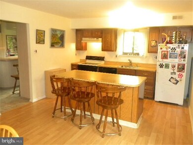 2185 E Village Rd, Southampton, PA 18966 - photo 5