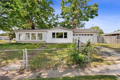 5213 Wea Dr, Kokomo, IN 46902 - photo 2