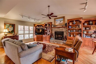 542 Pinewood Rd, Asheboro, NC 27205 - photo 4