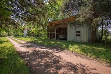 1559cowskinbarn