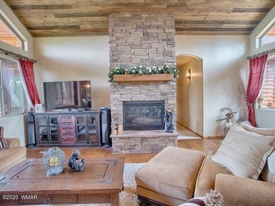 006_Living Room