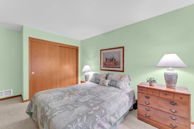 433 Quail Point Dr, Mount Pleasant, WI 53406 - photo 7