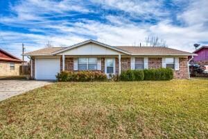 1302 Rebecca Dr, Gainesville, TX 76240 - photo 3