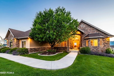 2_Exterior_high_3704000